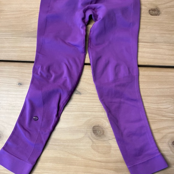 Lululemon Flow and Go Cropped Leggings Size 2 - Picture 4 of 6